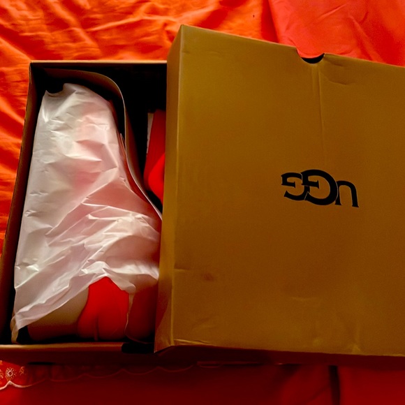 Ugg Neutra women’s sneakers - Picture 2 of 2